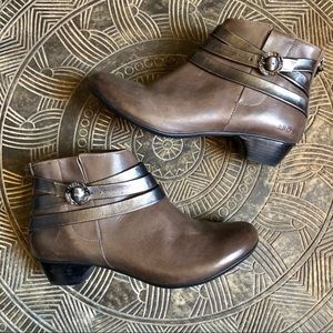 TAOS Bolero Brown Pewter Leather Ankle Boots 9.5M